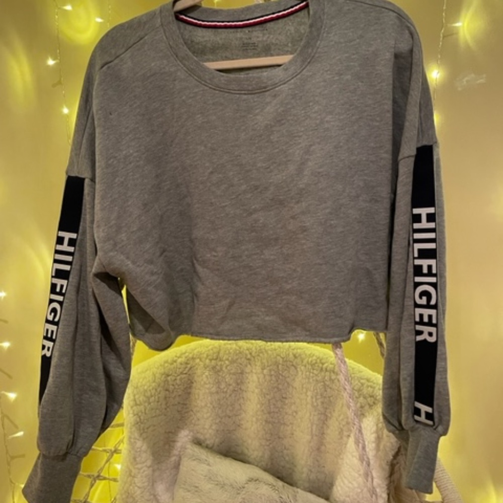 Tommy Hilfiger Grey Logo Cropped Sweatshirt Size Large